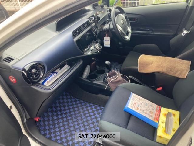 Toyota AQUA 2016-11 8779505-9