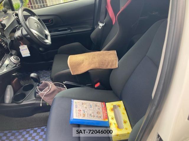 Toyota AQUA 2016-11 8779505-10