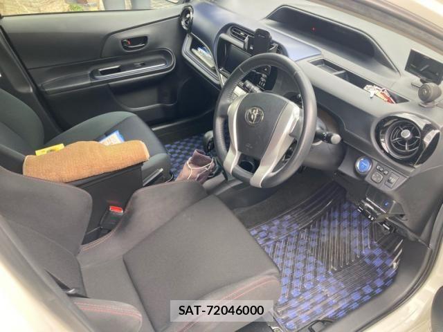 Toyota AQUA 2016-11 8779505-4