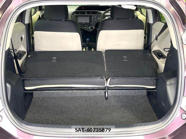 Toyota AQUA 2014-08 8779480-9