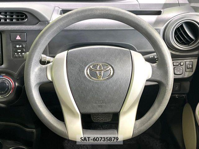 Toyota AQUA 2014-08 8779480-10