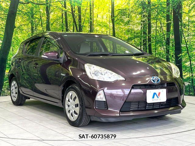 Toyota AQUA 2014-08 8779480-15