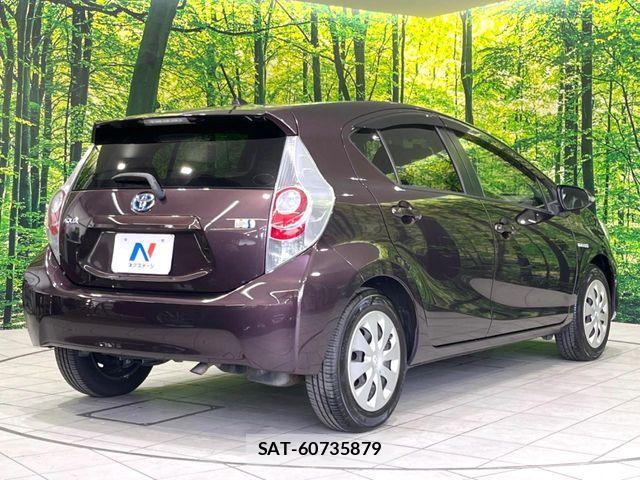 Toyota AQUA 2014-08 8779480-16