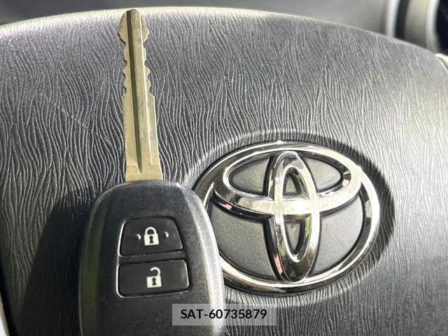 Toyota AQUA 2014-08 8779480-5