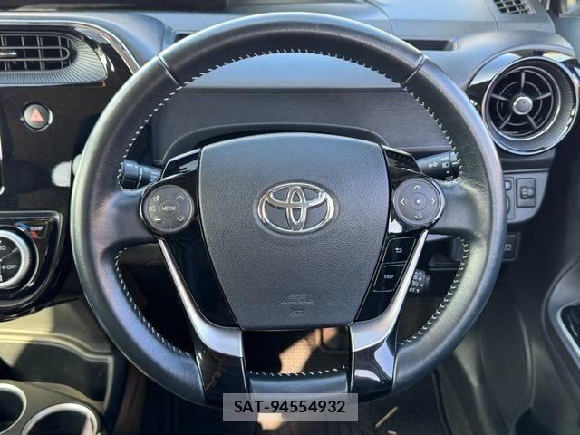 Toyota AQUA 2017-11 8779466-12