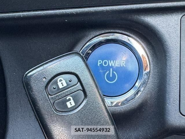 Toyota AQUA 2017-11 8779466-15