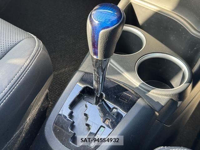 Toyota AQUA 2017-11 8779466-24