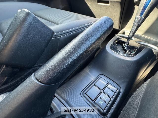 Toyota AQUA 2017-11 8779466-25