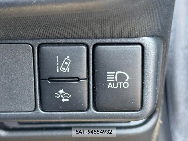 Toyota AQUA 2017-11 8779466-26