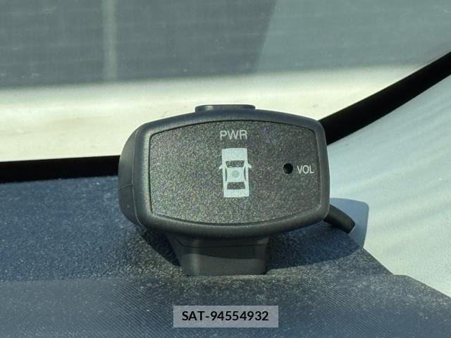 Toyota AQUA 2017-11 8779466-28