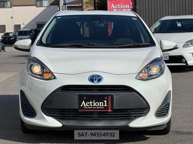 Toyota AQUA 2017-11 8779466-2