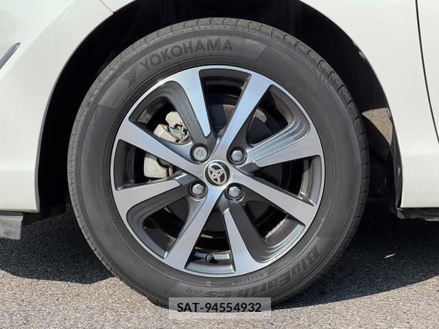 Toyota AQUA 2017-11 8779466-6