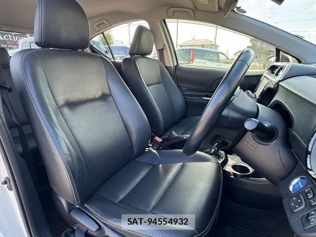 Toyota AQUA 2017-11 8779466-7