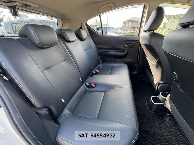 Toyota AQUA 2017-11 8779466-8