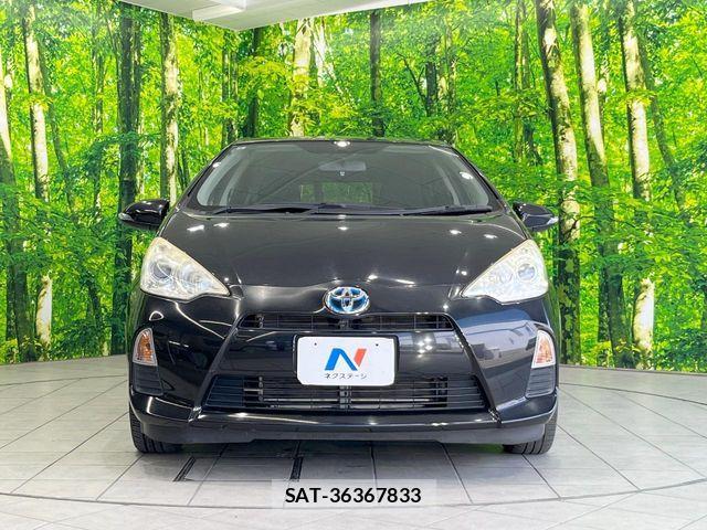 Toyota AQUA 2013-09 8779487-13