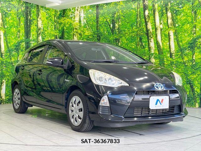 Toyota AQUA 2013-09 8779487-15