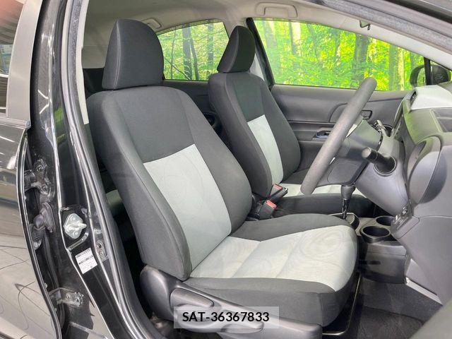 Toyota AQUA 2013-09 8779487-7