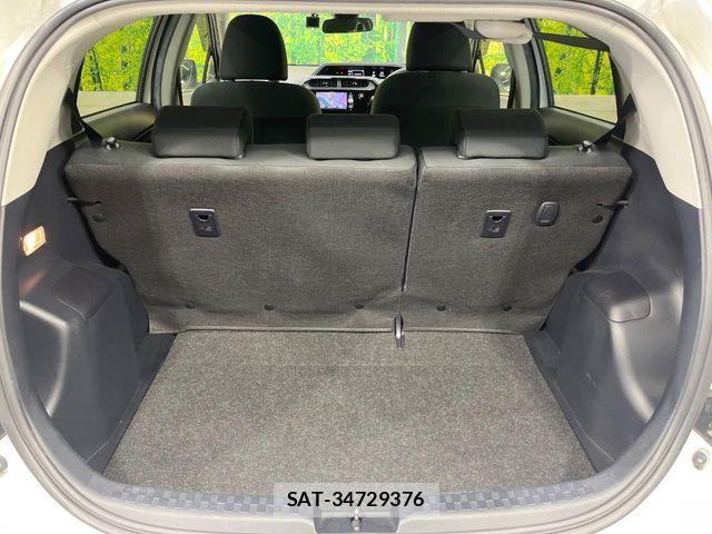 Toyota AQUA 2019-06 8779460-9