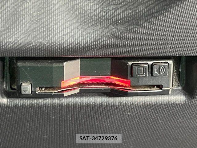 Toyota AQUA 2019-06 8779460-3
