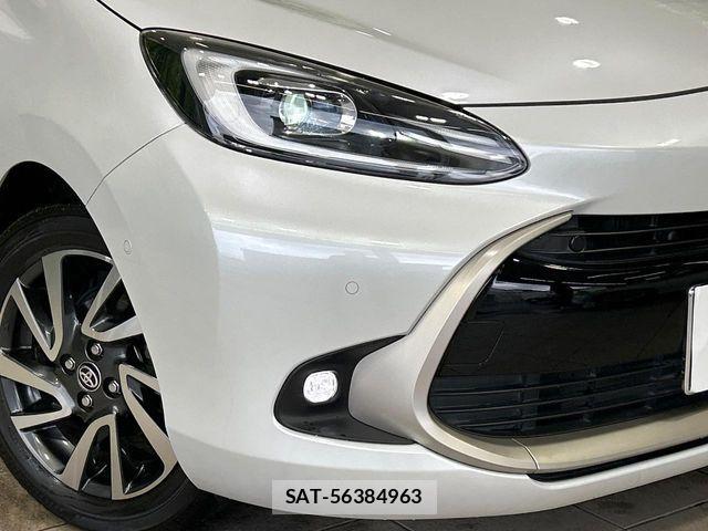 Toyota AQUA 2022-09 8795232-11
