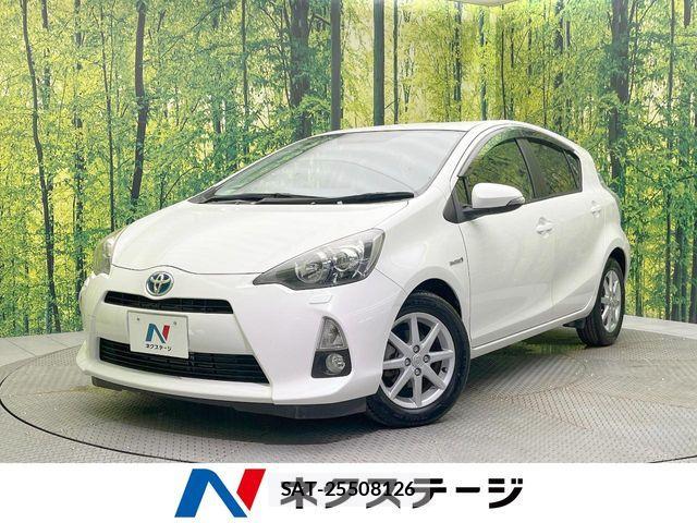 Toyota AQUA 2013-02 8795257-0