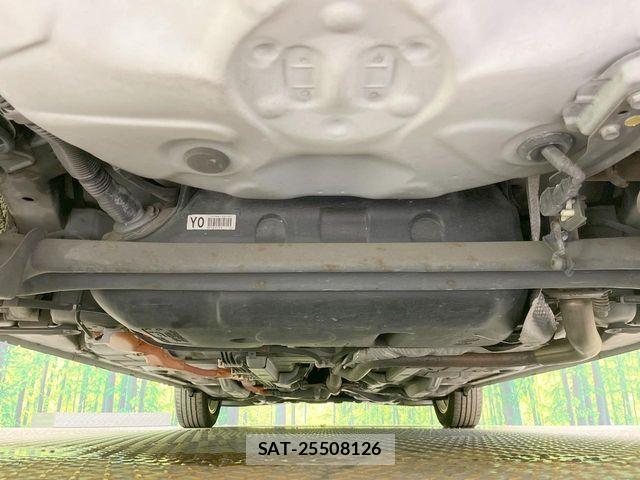 Toyota AQUA 2013-02 8795257-18
