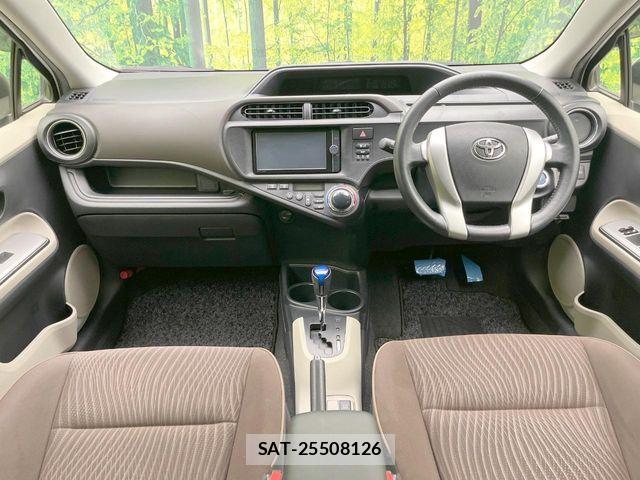 Toyota AQUA 2013-02 8795257-1