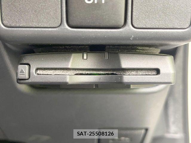 Toyota AQUA 2013-02 8795257-4
