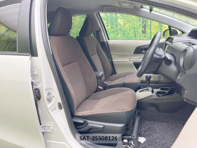 Toyota AQUA 2013-02 8795257-7