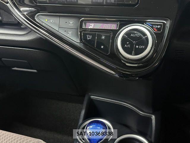 Toyota AQUA 2017-09 8795246-10