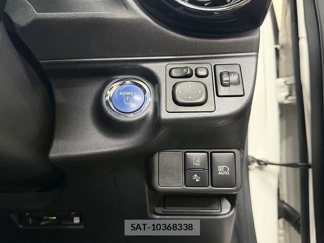 Toyota AQUA 2017-09 8795246-12