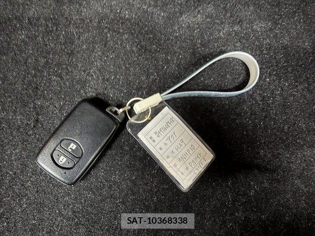 Toyota AQUA 2017-09 8795246-19