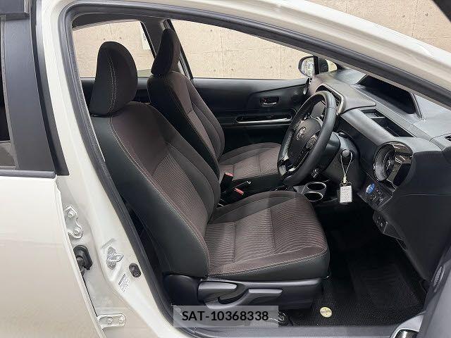 Toyota AQUA 2017-09 8795246-3