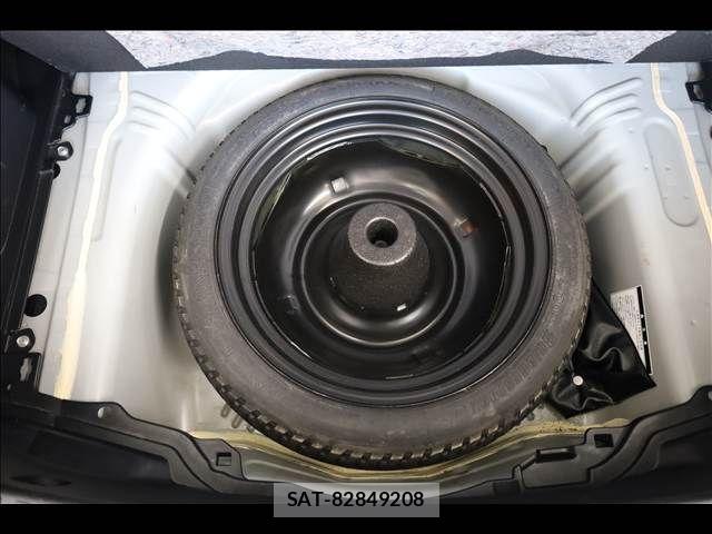 Toyota AQUA 2013-05 8795265-14