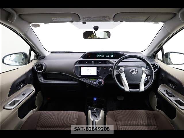 Toyota AQUA 2013-05 8795265-2