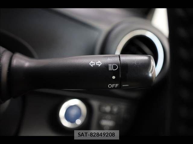 Toyota AQUA 2013-05 8795265-6