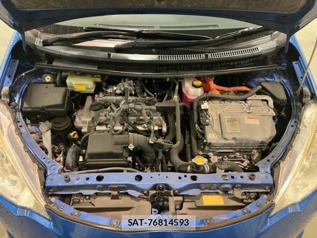 Toyota AQUA 2014-03 8795267-11