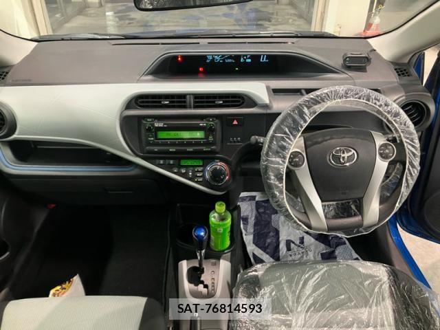 Toyota AQUA 2014-03 8795267-16