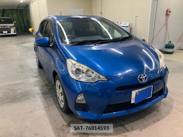 Toyota AQUA 2014-03 8795267-1