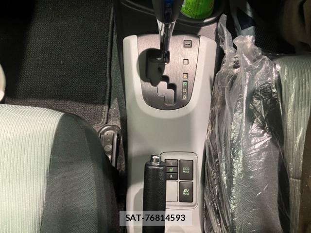 Toyota AQUA 2014-03 8795267-22