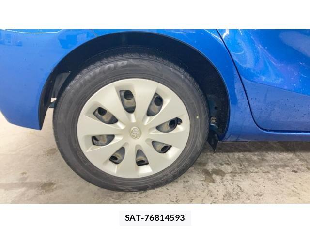 Toyota AQUA 2014-03 8795267-26