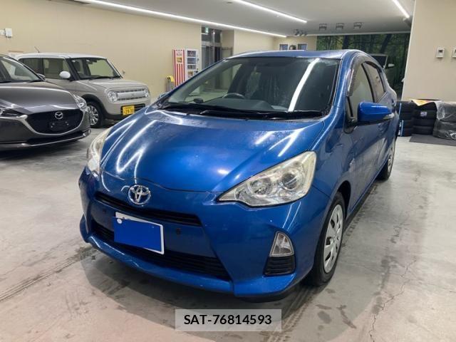 Toyota AQUA 2014-03 8795267-2
