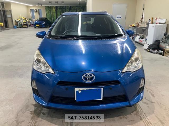 Toyota AQUA 2014-03 8795267-3
