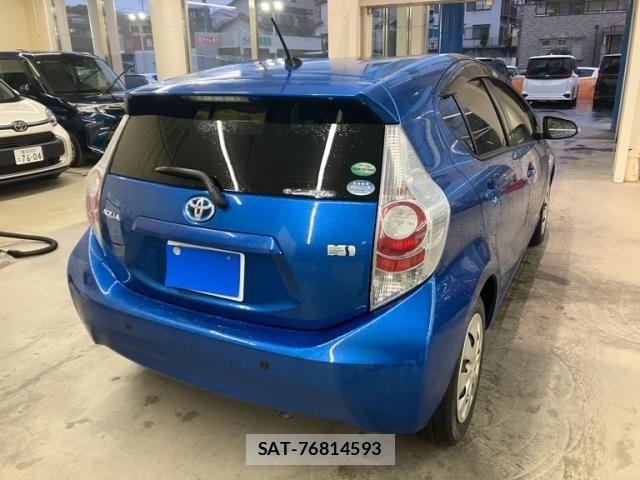 Toyota AQUA 2014-03 8795267-4