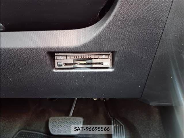 Toyota AQUA 2016-05 8795258-10