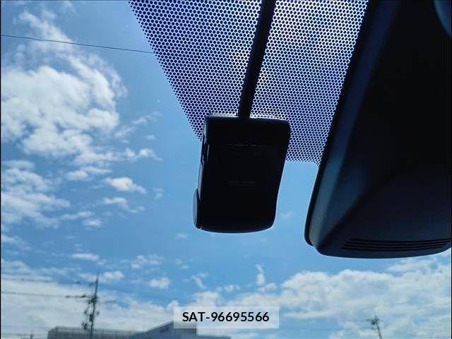 Toyota AQUA 2016-05 8795258-11