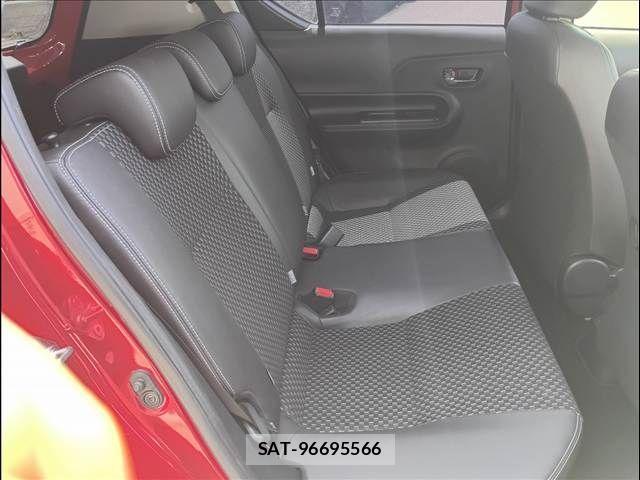 Toyota AQUA 2016-05 8795258-13