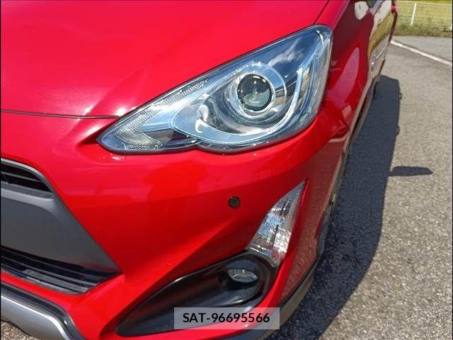 Toyota AQUA 2016-05 8795258-15