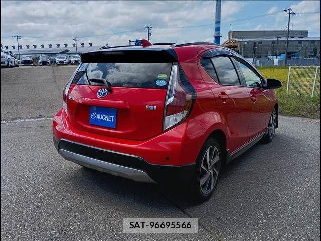 Toyota AQUA 2016-05 8795258-2
