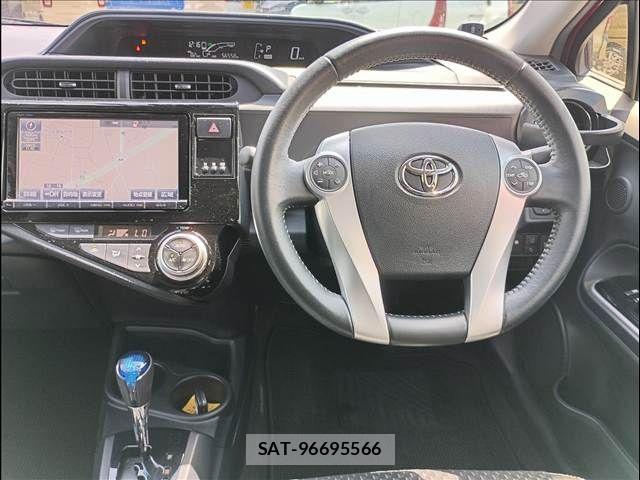 Toyota AQUA 2016-05 8795258-3